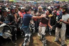  "Lễ hội đánh nhau" để chuẩn bị đón chào năm mới của người dân ở Peru
